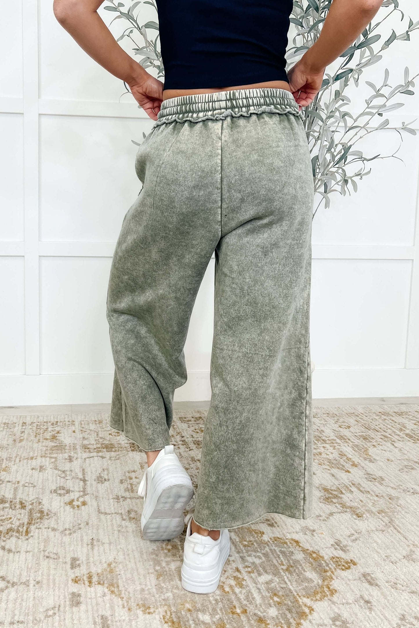 In or Out Wide Leg Cropped Pants Lt Olive