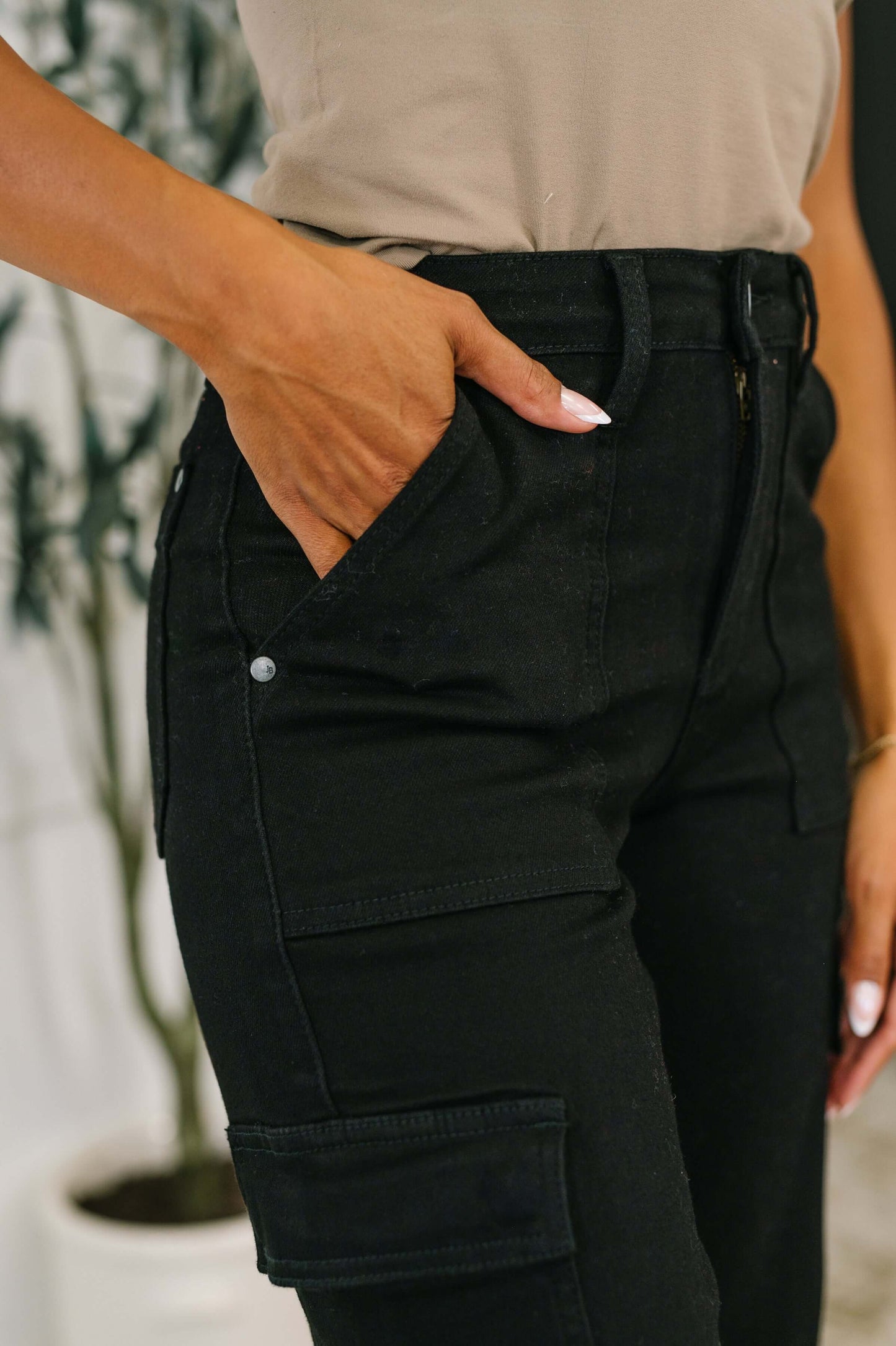 Keira High Waist Cargo Wide in Black