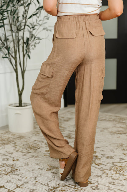 Off Duty Straight Leg Cargo Pants in Tan