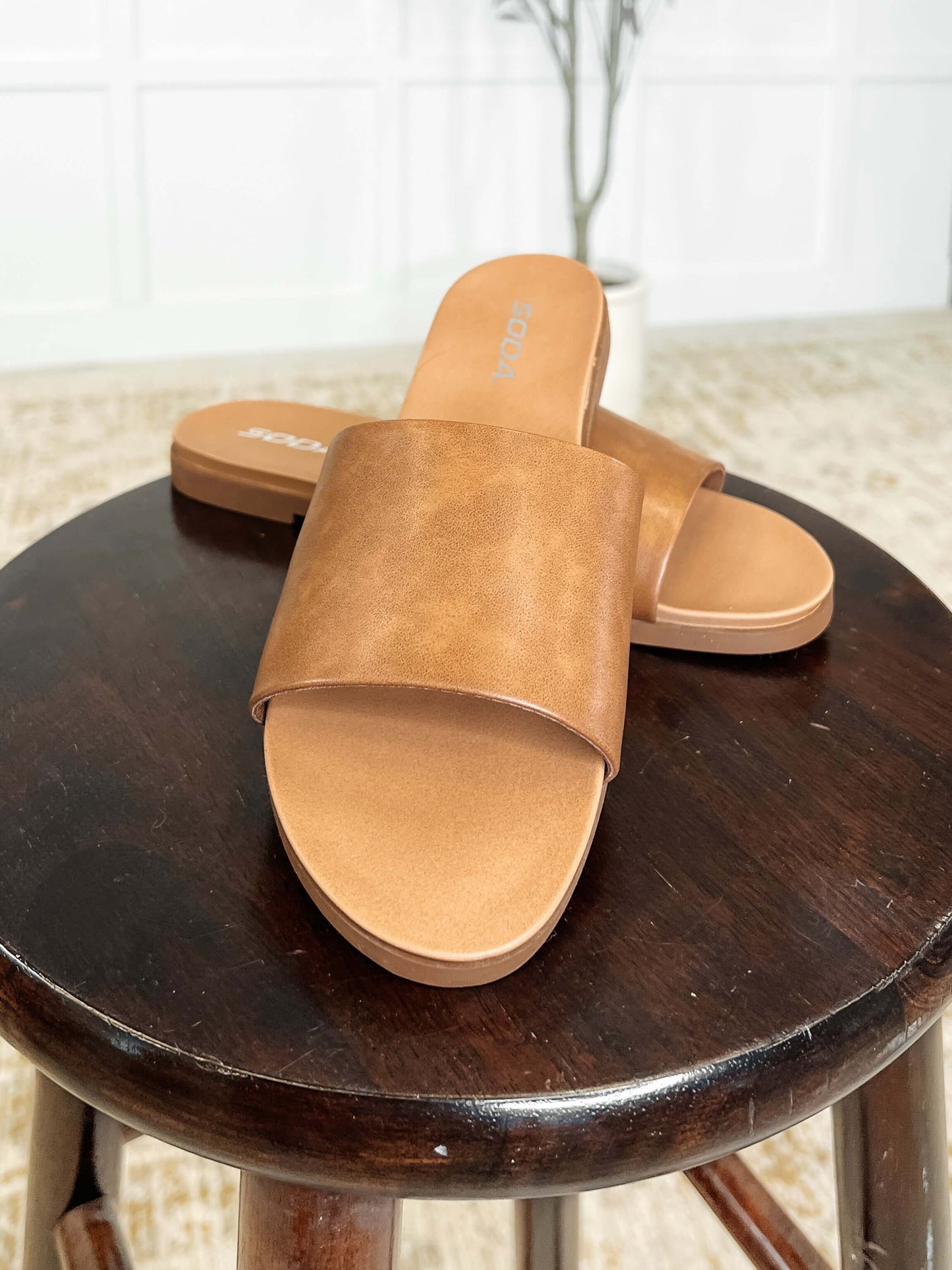 Sole Mate Slip on Sandals in Tan