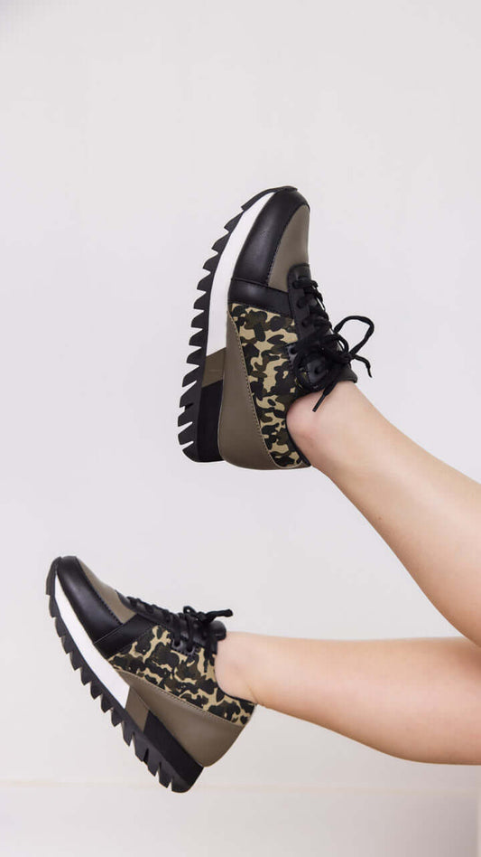 Geri Sneaker in Camo