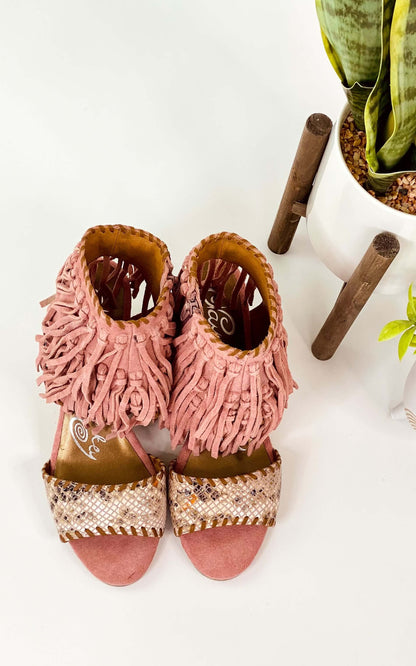 True Fringe Wedge