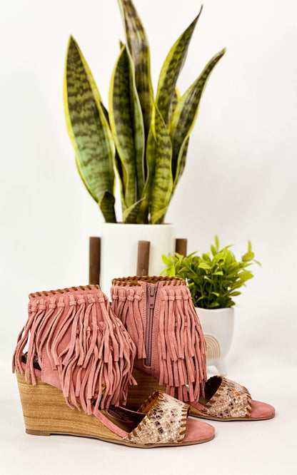 True Fringe Wedge